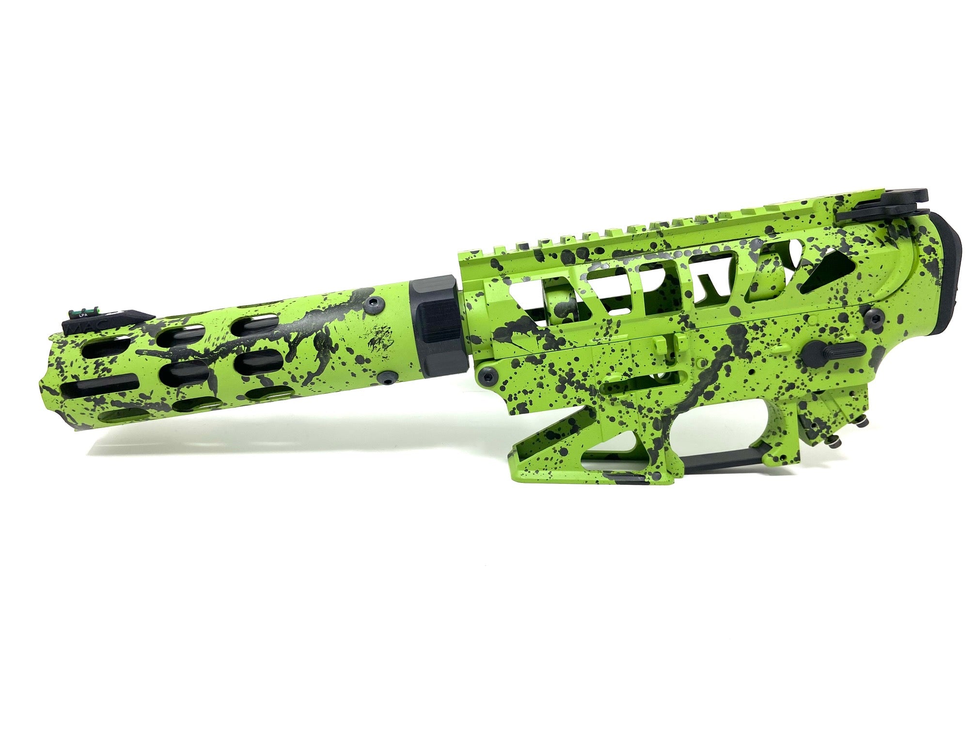 This setup is a SS Airsoft Exclusive from MAC Customs!  Get your one of a kind built external setup now!   Available in multiple colors! This package includes:  MAC Custom cerakoted  Metal Body upper and lower  MAC Customs matching carbon fiber Handguard with front sight  MAC Custom Carbon Fiber Pom outer barrel with threads and cover for small tracer  MAC Custom Cerakoted matching gearbox  MAC Custom Receiver End cap     Perfect for your next HPA or AEG build!  Get yours today only at SS Airsoft!!   
